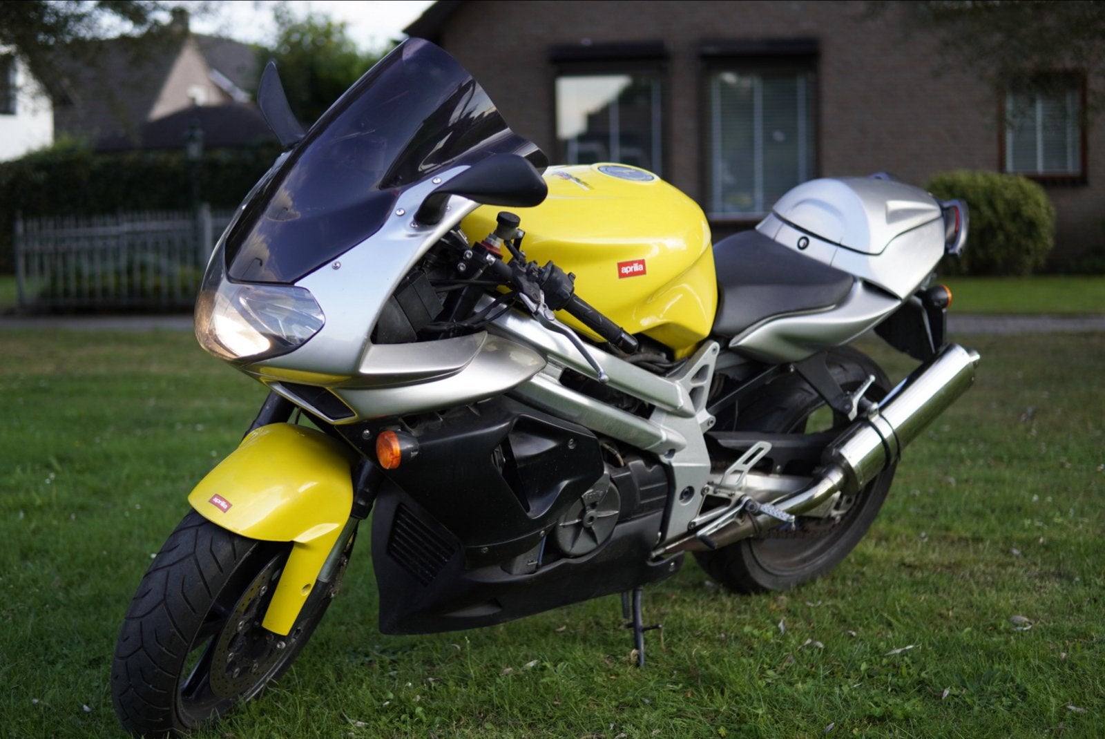 Aprilia SL1000 falco, Motoren, 2 cilinders, Motorrijbewijs A, Gebruikt, Handgeschakeld