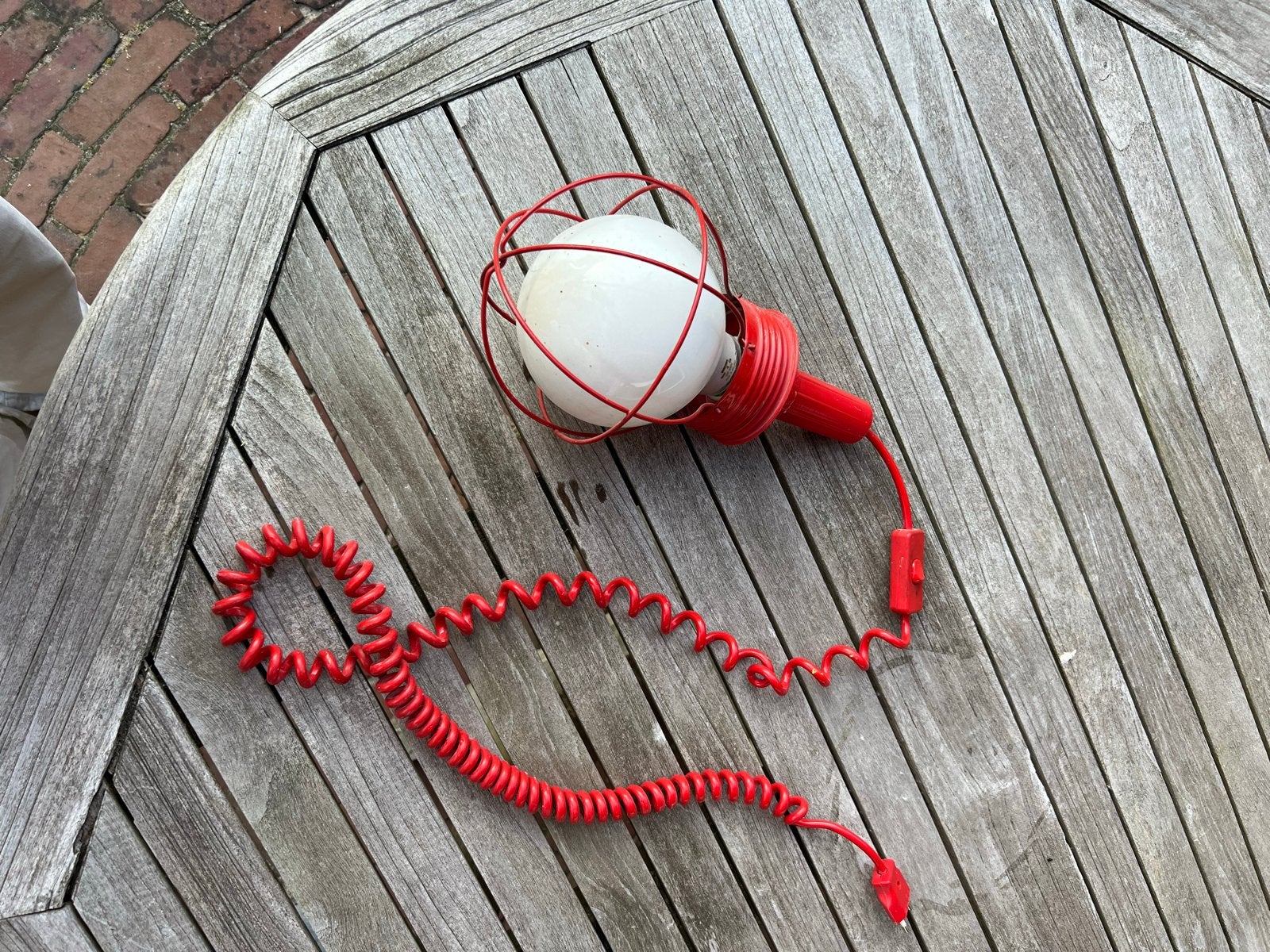 Vintage rode bouwlamp / werkplaatslamp, Philips, 60W, Gebruikt, Philips, E27 (groot), Rood