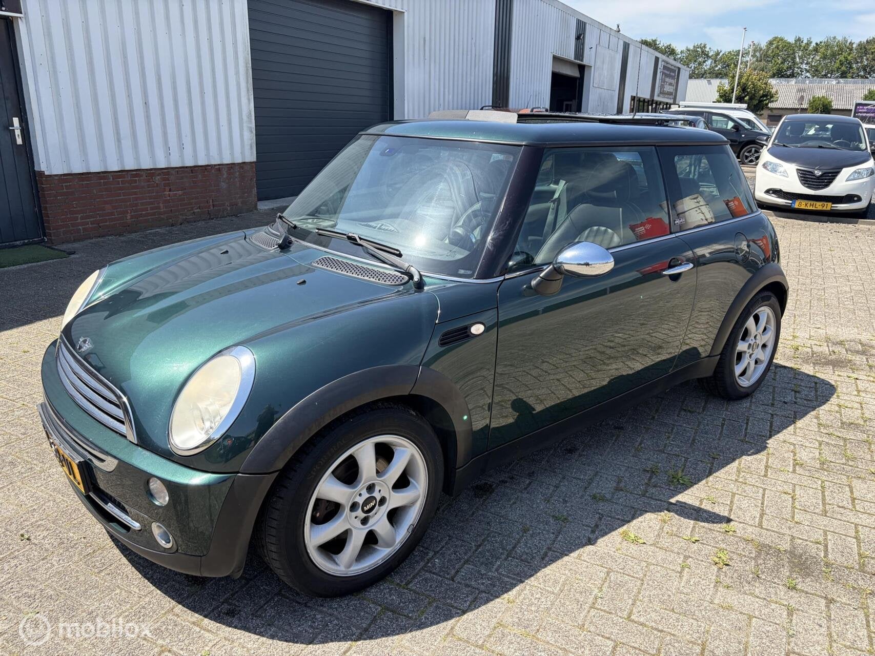 Mini cooper 1.6 park lane, Voorwielaandrijving, Gebruikt, 4 cilinders, 4 stoelen