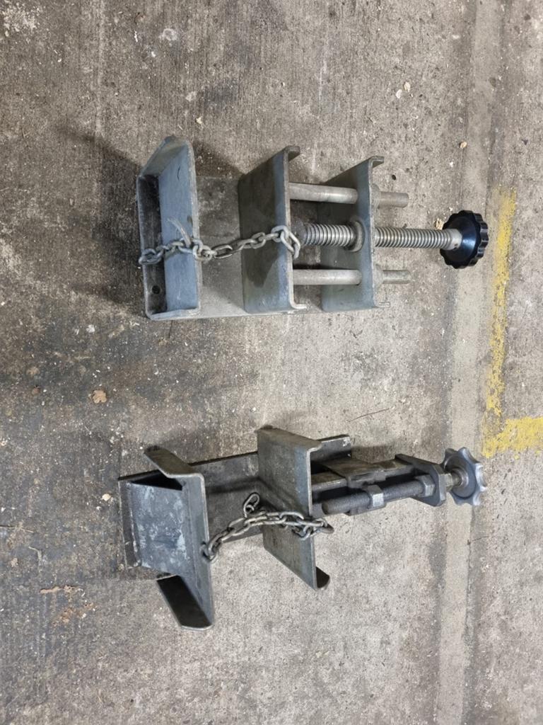 Motorhefbeug klem, Ophalen of Verzenden