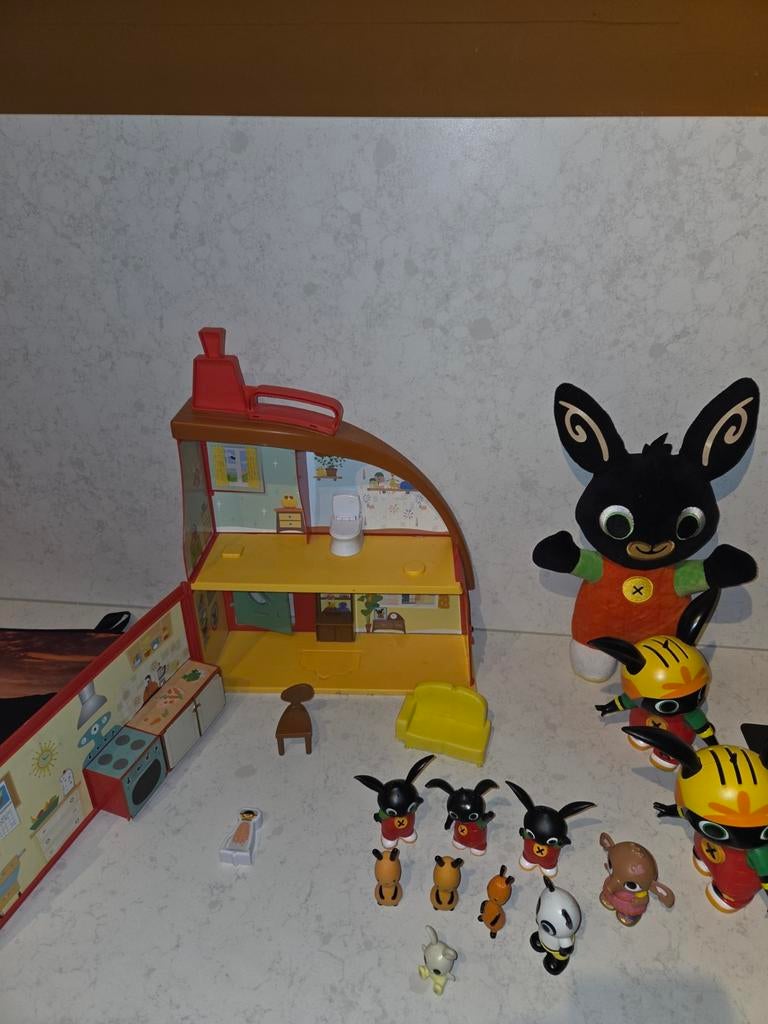 Bing - Poppetjes figuren + huis, Ophalen of Verzenden, Zo goed als nieuw