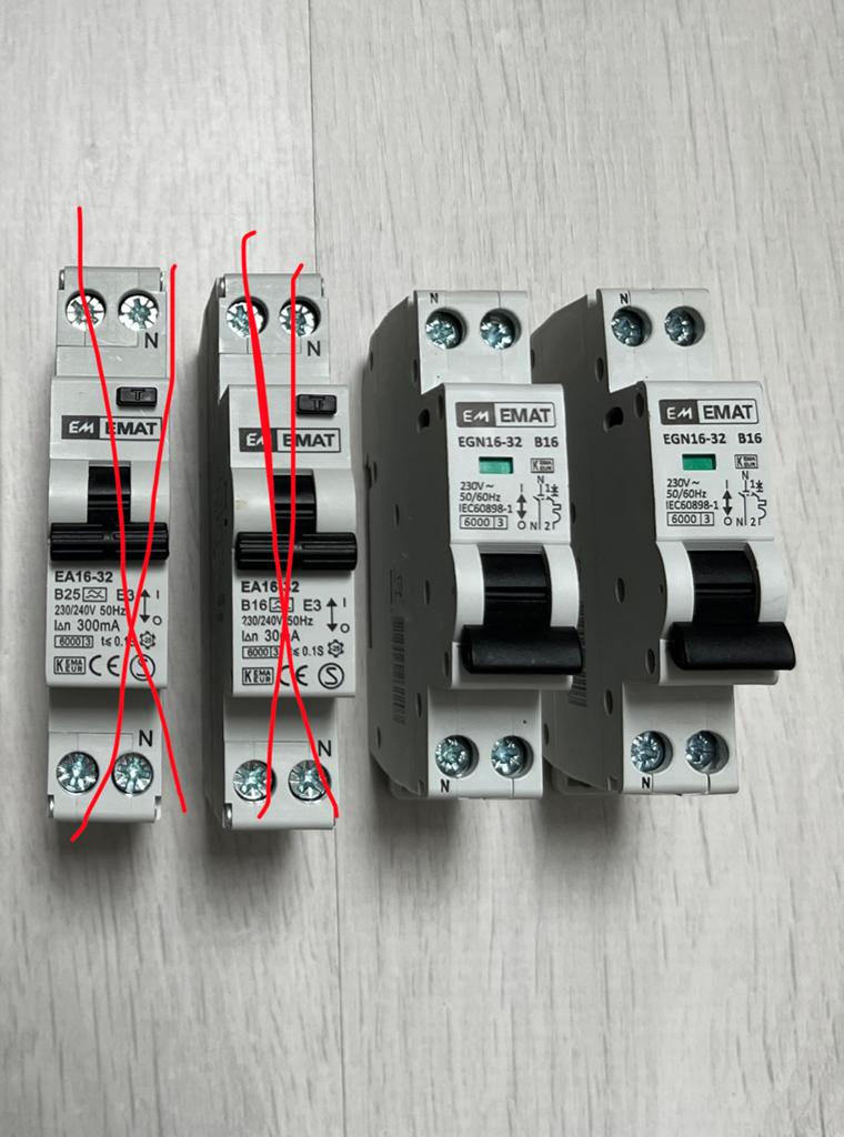 2x Emat installatieautomaat B16, Hobby en Vrije tijd, Elektronica-componenten, Ophalen of Verzenden, Zo goed als nieuw