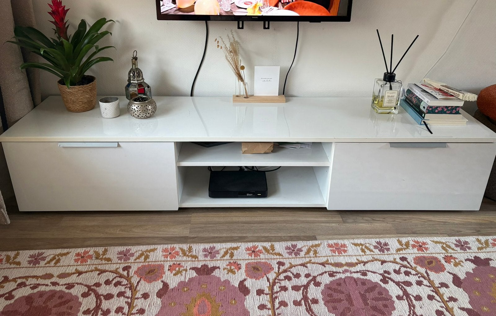 GRATIS AF TE HALEN IN SNEEK / Wit hoogglans tv-meubel, Ophalen, 150 tot 200 cm, Minder dan 100 cm, Overige houtsoorten