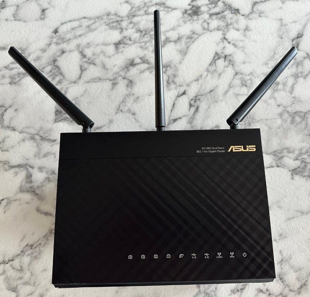 ASUS RT-AC68U AC1900 Dual Band Gigabit WiFi Router AiMesh, Computers en Software, Routers en Modems, Ophalen of Verzenden, Gebruikt
