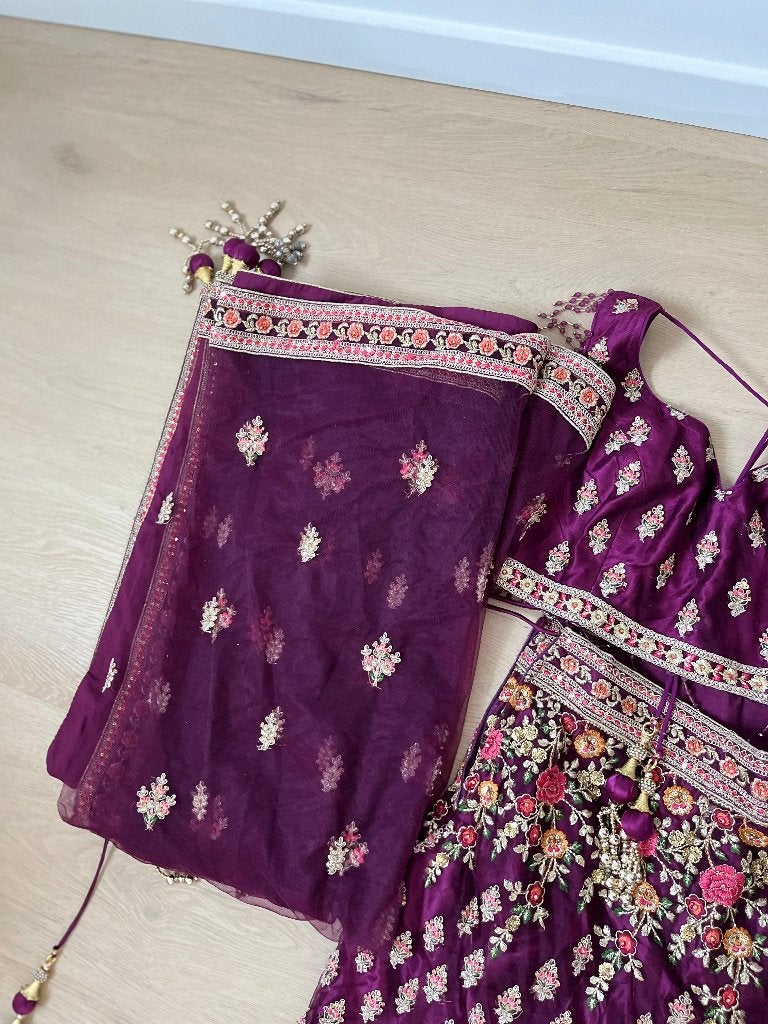 lehenga, Overige typen, Paars, Ophalen of Verzenden, Zo goed als nieuw
