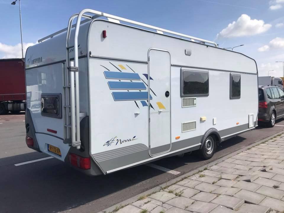 Prachtige ERIBA/HYMER NOVA 560 TKF *stapelbed*mover*voortent, Schokbreker, Rondzit, Omvormbare zithoek, Bedrijf