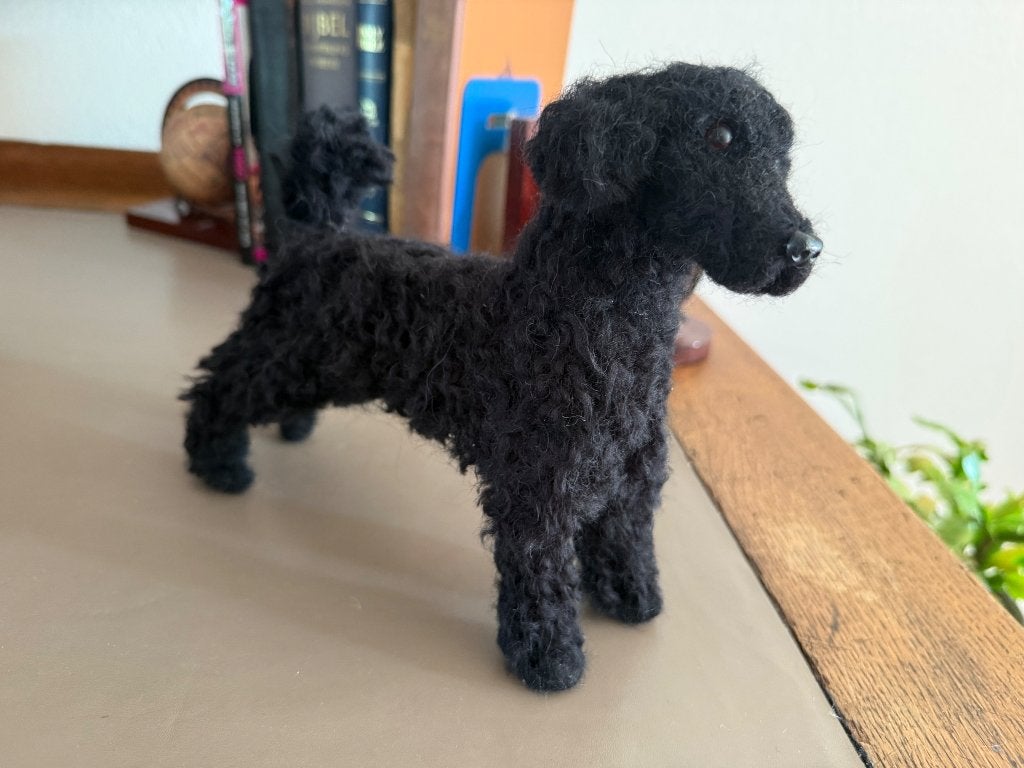 Levensechte Zwarte Poedel Knuffel - 16 cm Hoog, Ophalen of Verzenden, Zo goed als nieuw