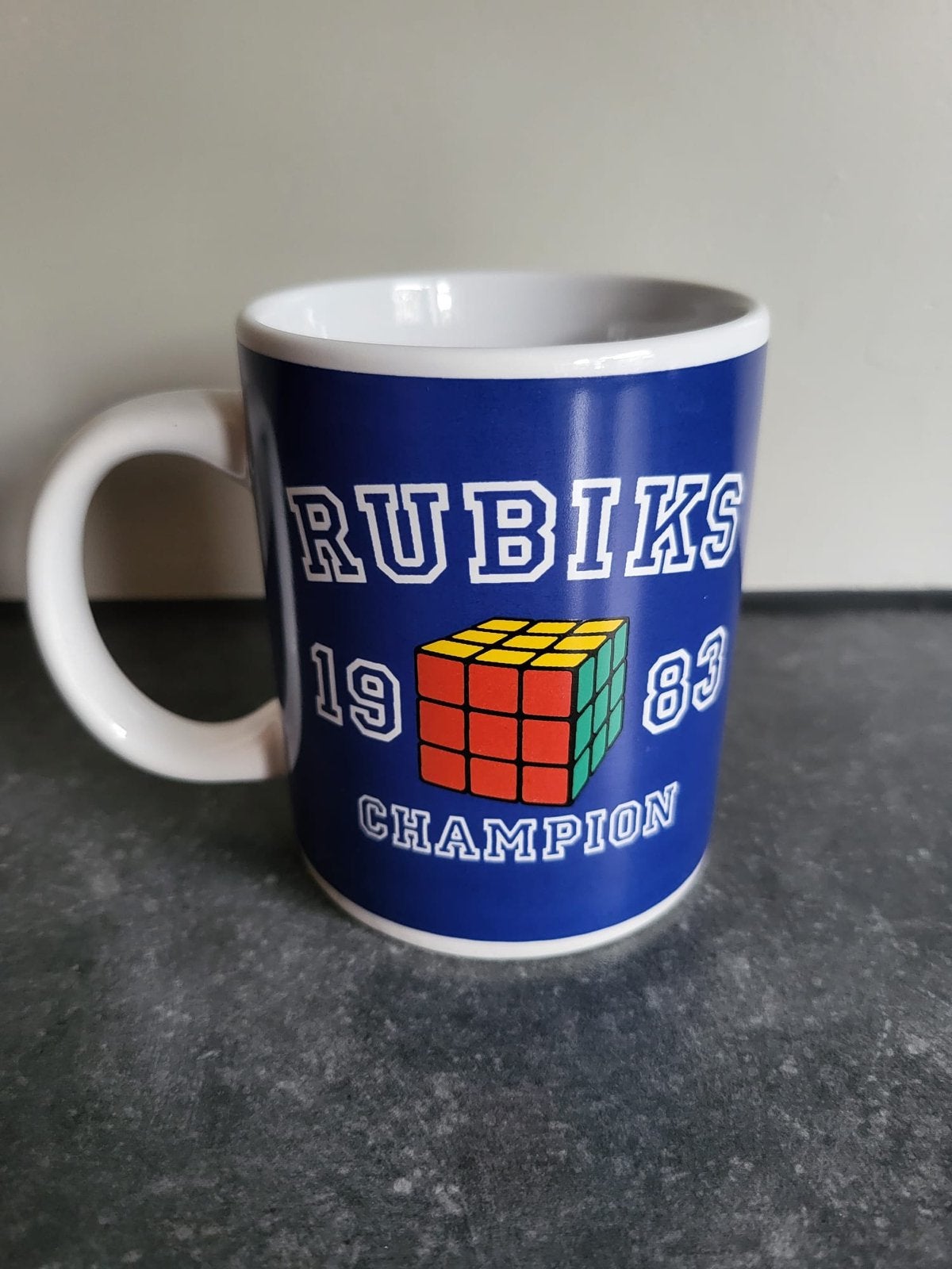 Rubiks Kubus Mok - '1983 Champion' Retro Design, Ophalen of Verzenden, Gebruikt