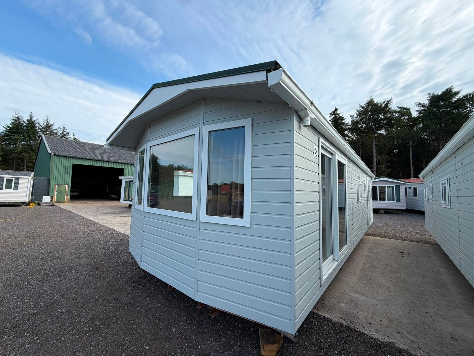 4 identieke chalets met CV en volledig van kunststof