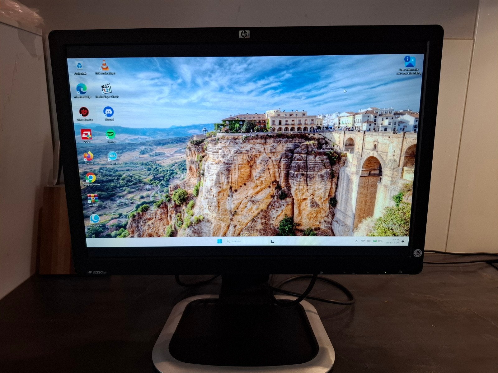 HP LE2201w 22" Monitor - Goede staat nog 3 stuks, Computers en Software, Gebruikt, In hoogte verstelbaar, Full HD, Ophalen of Verzenden
