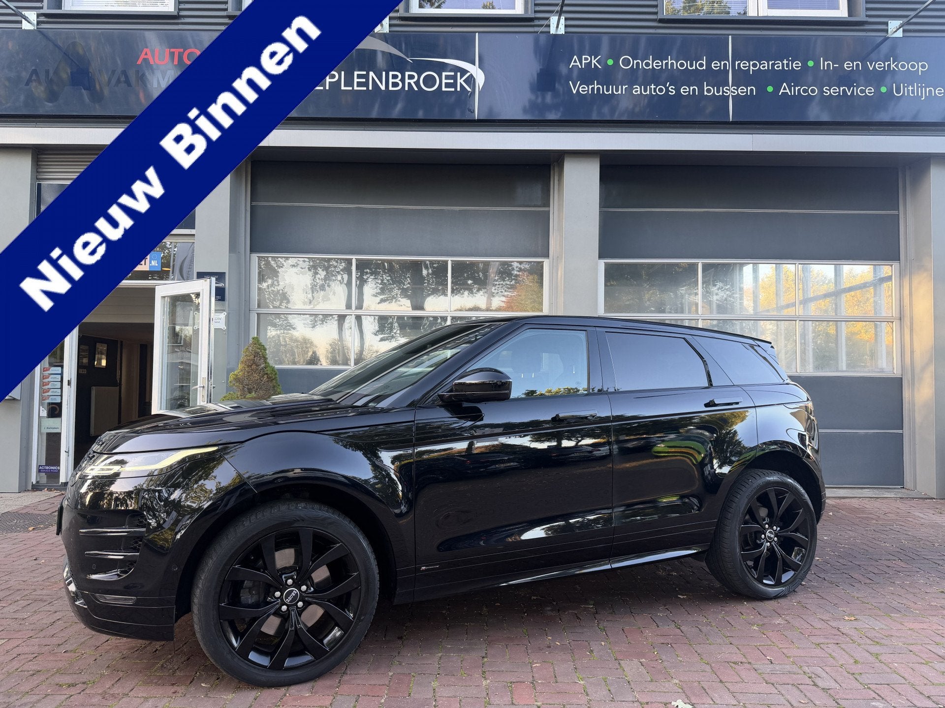 Land Rover Range Rover Evoque 2.0 P250 AWD R-Dynamic S 4x4 B, Auto's, Dealer onderhouden, 4 cilinders, Verwarmde buitenspiegels
