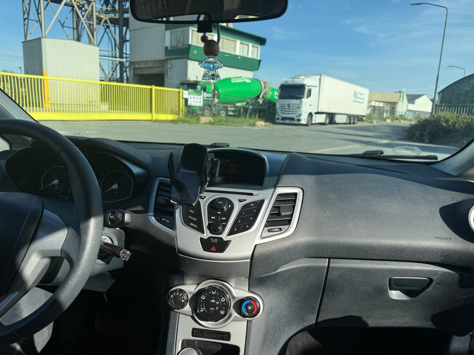 Foto 7 van Ford Fiësta 1.25 44KW 5DR 2012 Grijs