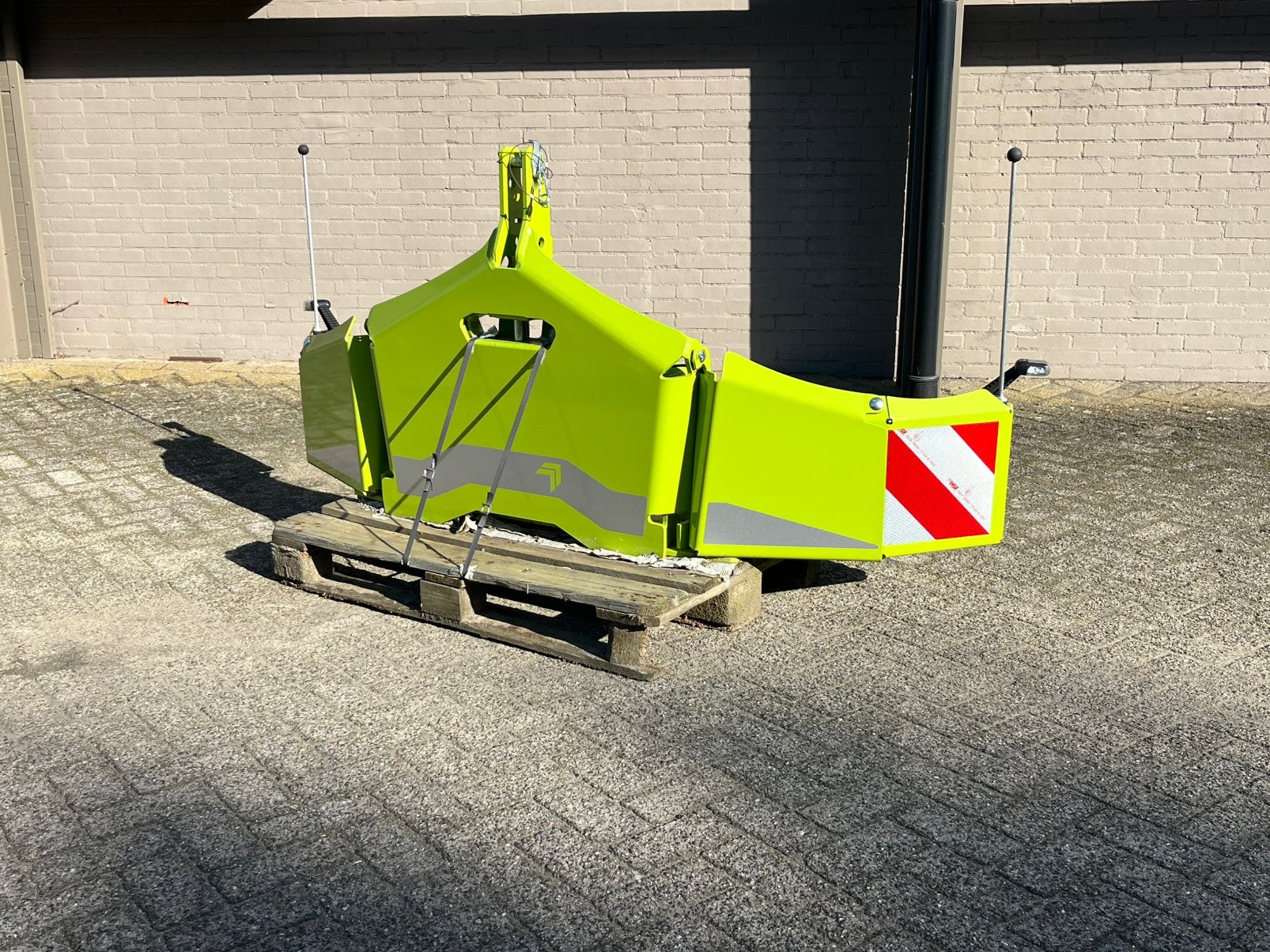 Sauter Bumper. Claas groen. Tractorbumper, Ophalen