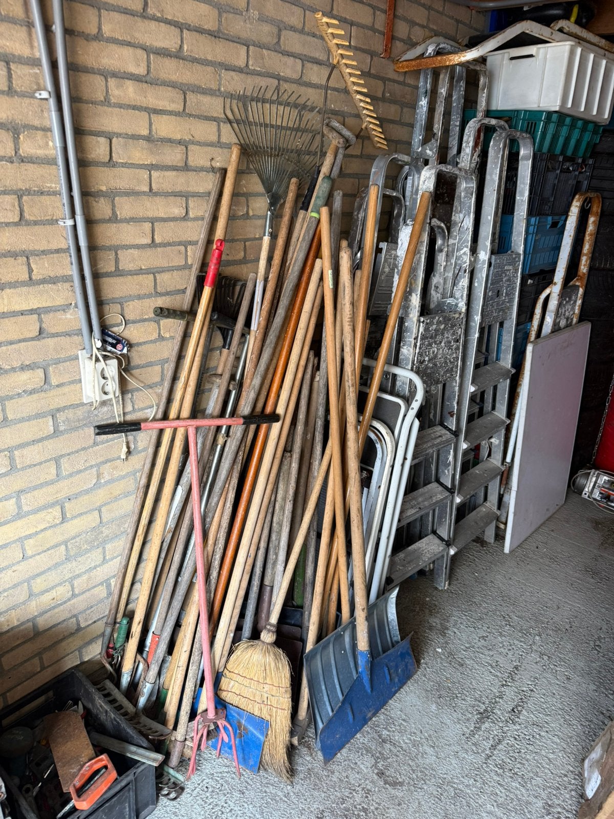 Grote partij huis en tuin gereedschap, hark, schep, schoffel, Tuin en Terras, Ophalen, Zo goed als nieuw, Schoffel