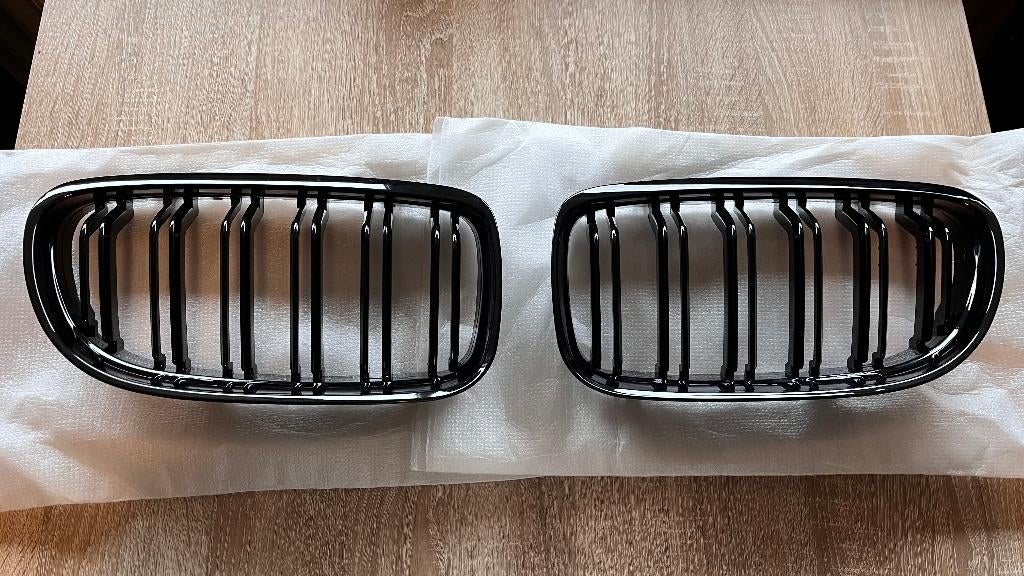 GLOSS BLACK GRILL E90/E91, Voor, Nieuw, Ophalen of Verzenden, Bumper