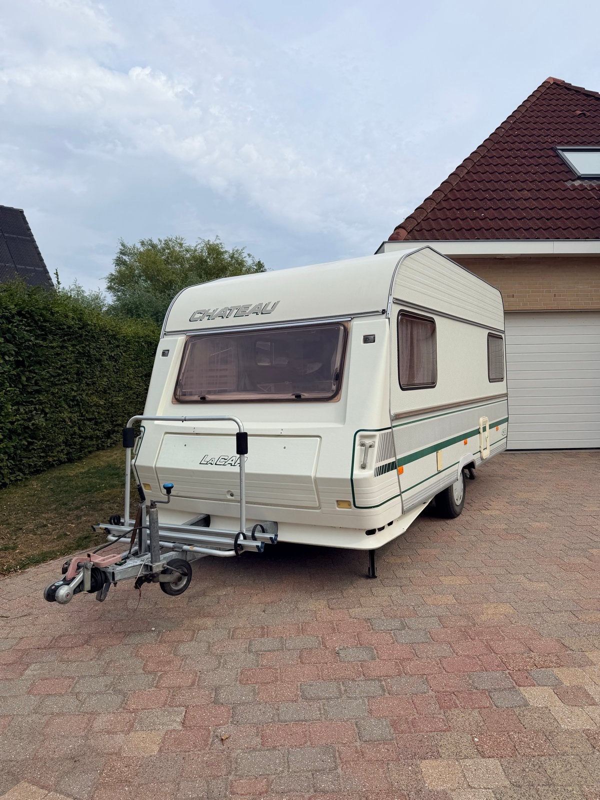Opgeknapte Chateau caravan met voortent, ideaal voor starter, Caravans en Kamperen, Rondzit, Particulier, Luifel, Tot en met 4
