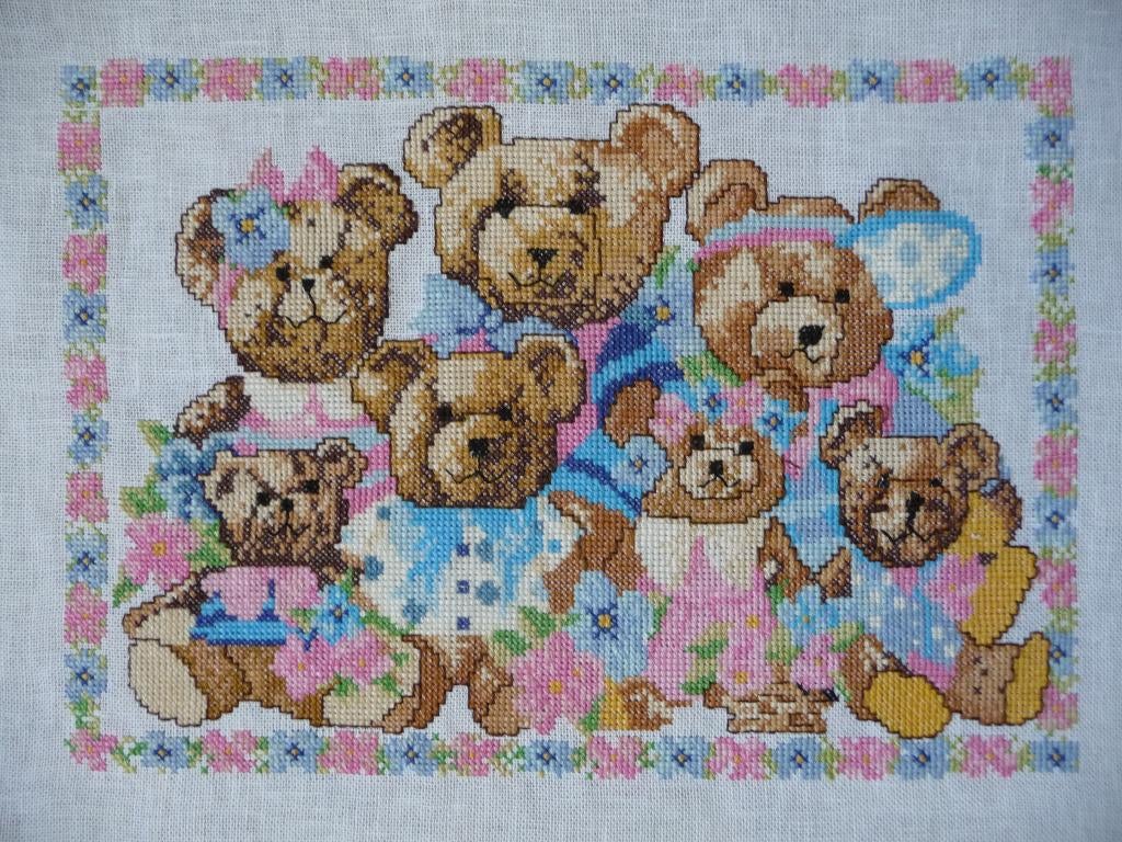 Borduurwerk "Beertjes en bloemen", Ophalen of Verzenden, Gebruikt, Handborduren, Onderdeel of Toebehoren