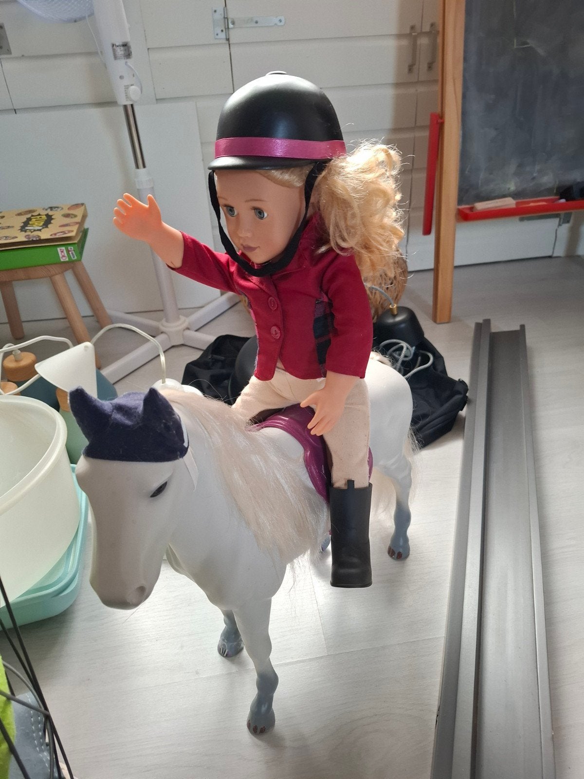 Paard met ruiter (Speelgoed), Ophalen