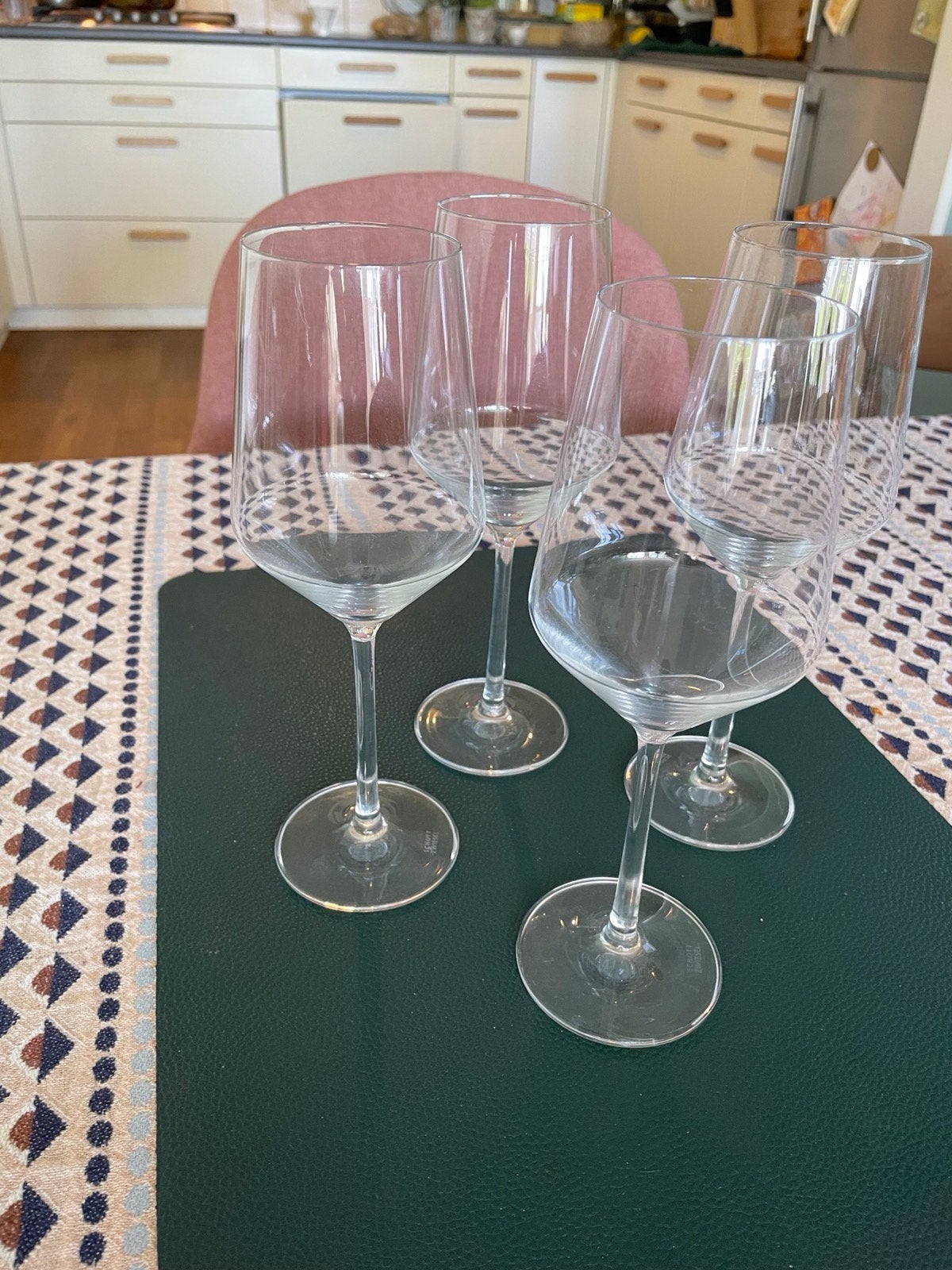 4 wijnglazen Schott Zwiesel, Ophalen, Zo goed als nieuw, Overige typen