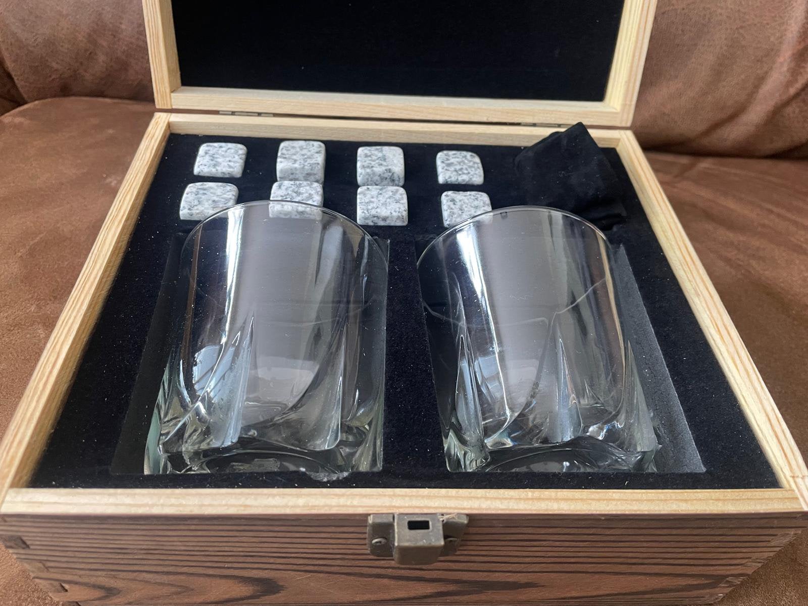 Whiskey glazen set met koelstenen in houten kist, Ophalen of Verzenden, Zo goed als nieuw, Glas, Overige typen