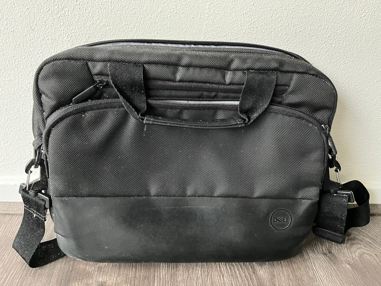Dell laptoptas, Computers en Software, Laptoptassen, Ophalen of Verzenden, 17 inch of meer, Zo goed als nieuw