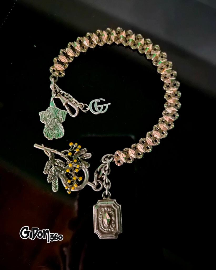 Antique Victorian Silver, Gold plated chain w/ Gucci charm, Antiek en Kunst, Ophalen of Verzenden, Zilver