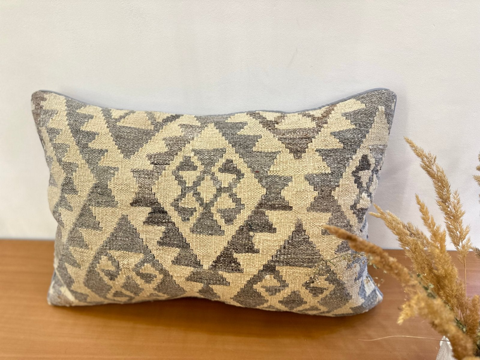 Kilim kussenhoes met vintage kelim ca 60x40 cm met vulling, Ophalen of Verzenden, Nieuw, Beige, Rechthoekig