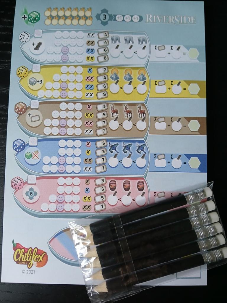 Riverside Scoreblok + Potloden setje cadeau, Vijf spelers of meer, Ophalen of Verzenden, Nieuw, Chilifox Games