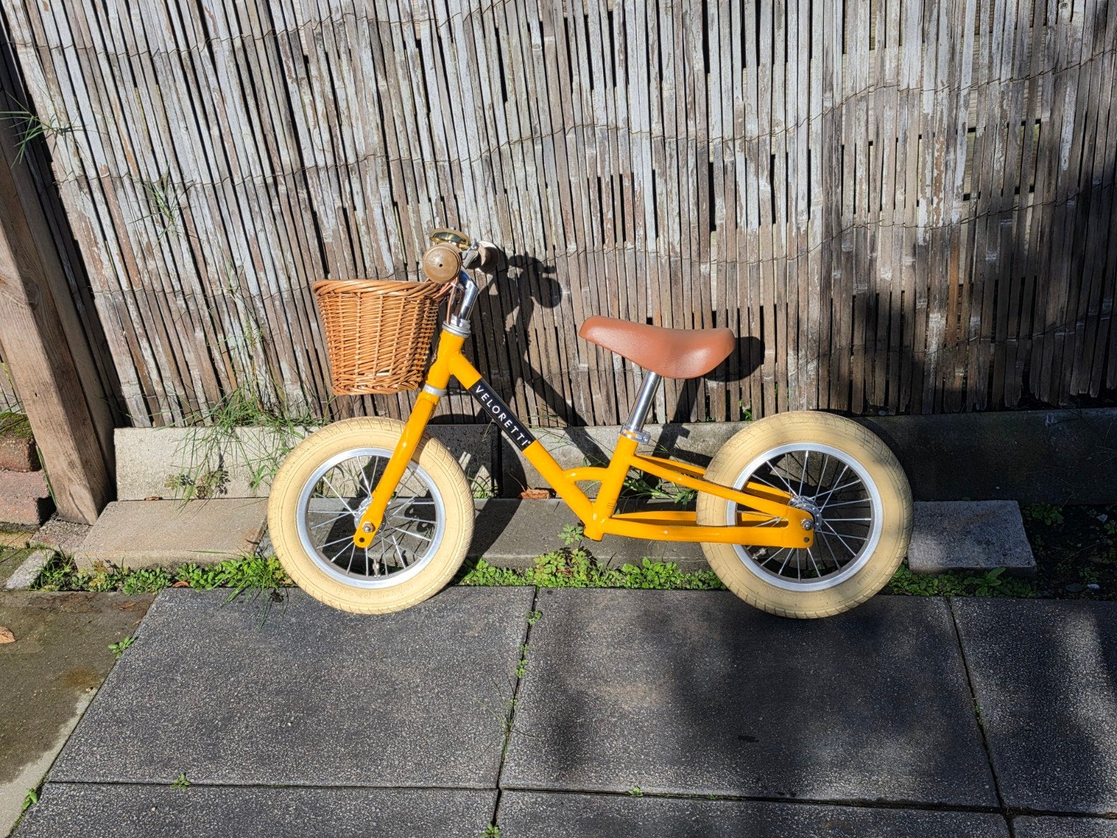 Veloretti loopfiets geel met mandje en bel, Ophalen, Gebruikt, Minder dan 16 inch, Veloretti