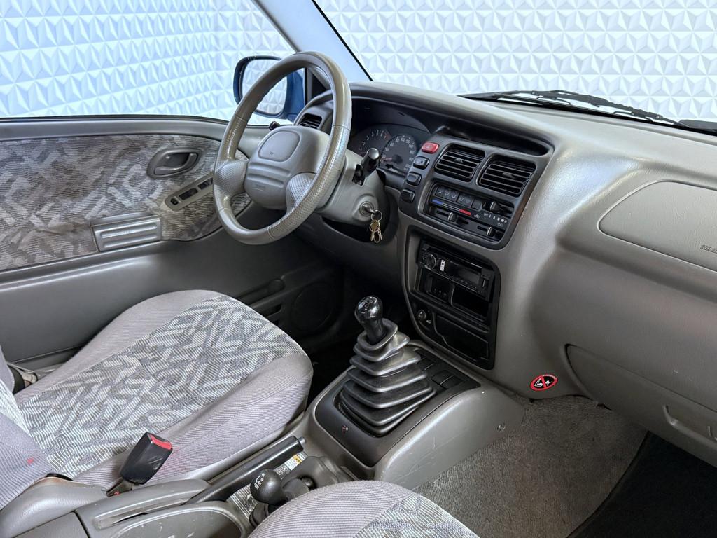 Suzuki Grand Vitara 2.0 Cabrio 4WD 4X4 / TREKHAAK (2001), Euro 2, Stof, 4 cilinders, Cabriolet