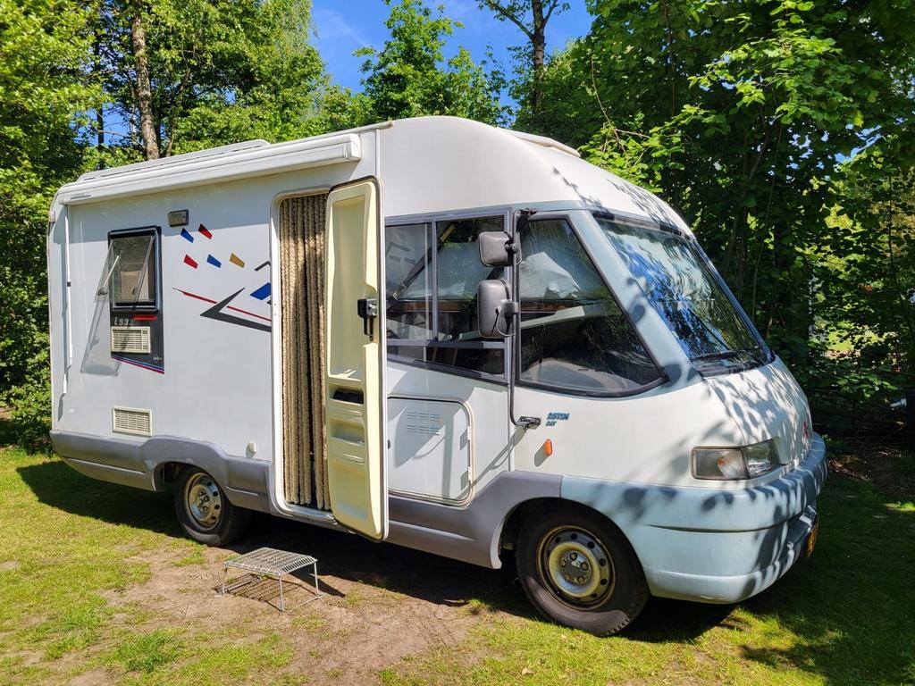 Compacte Burstner Camper - Elegance, Integraal, Chemisch toilet, Ringverwarming, Particulier
