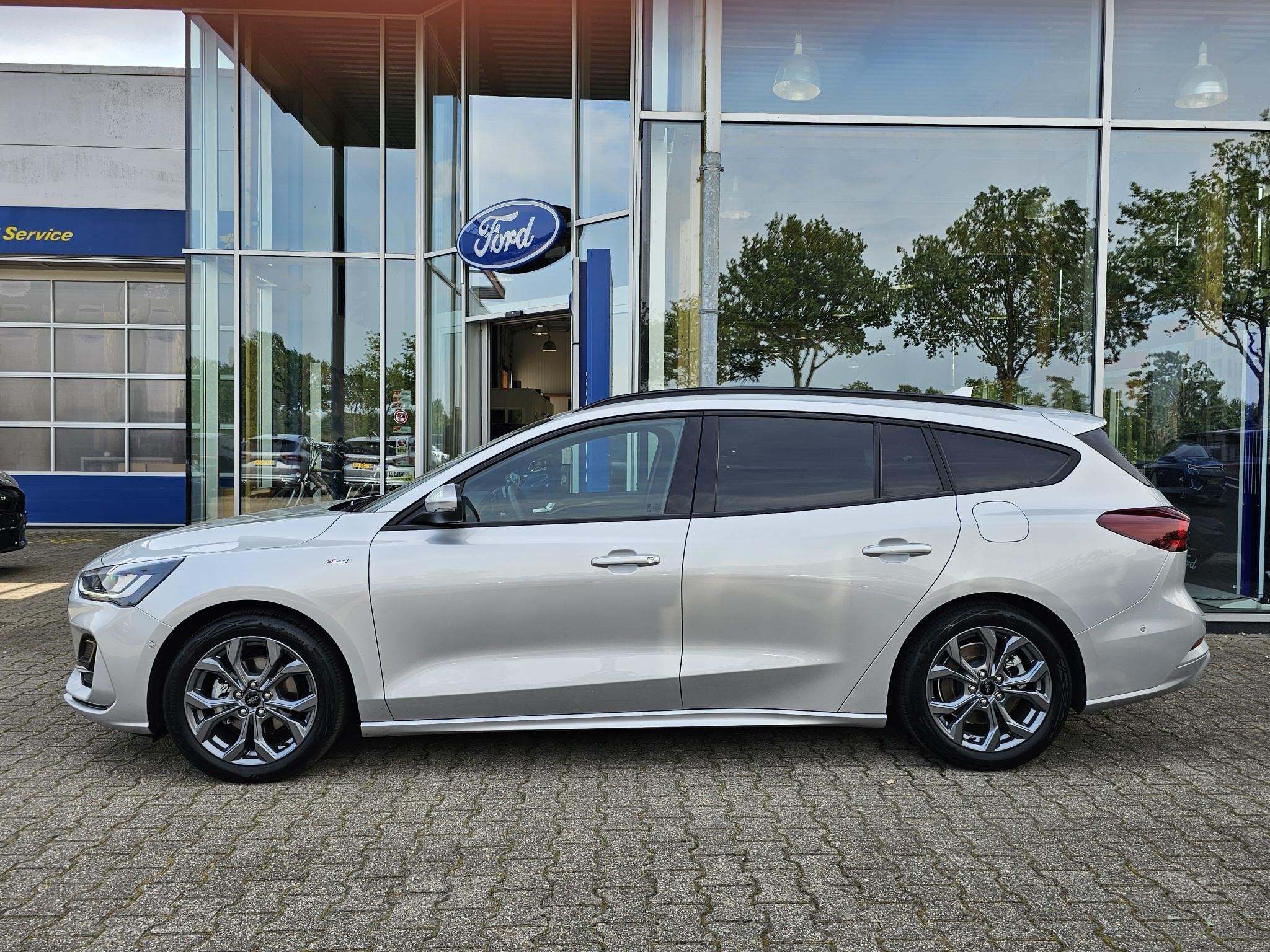 Ford Focus Wagon 1.0 EcoBoost Hybrid ST Line | Moondust Silv, Stof, Gebruikt, Euro 6, 1404 kg