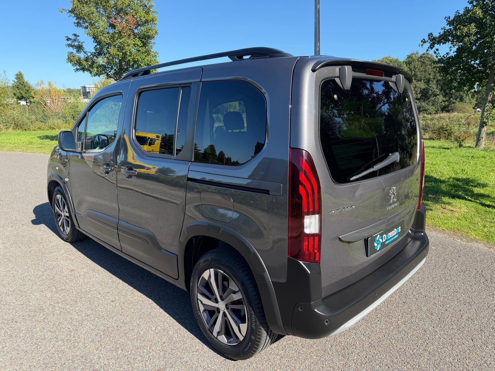 Peugeot Rifter 1.2 Puretech GT-Line | Automaat |, Auto's, Automaat, Stof, Gebruikt, Zwart