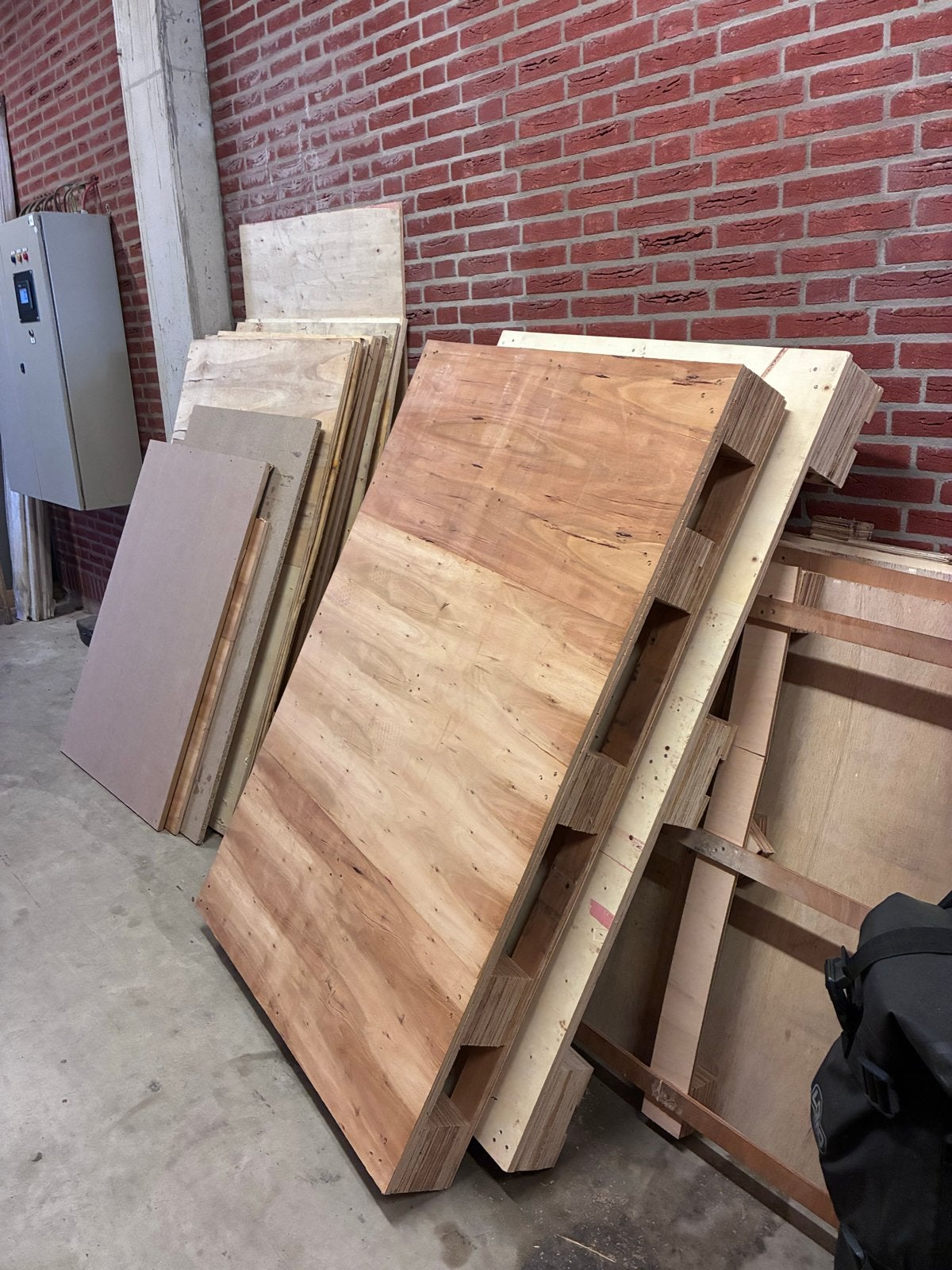 Gratis. Divers plaatmateriaal en pallets gebruikt, Doe-het-zelf en Verbouw, Ophalen, Gebruikt, Minder dan 25 mm, Overige typen