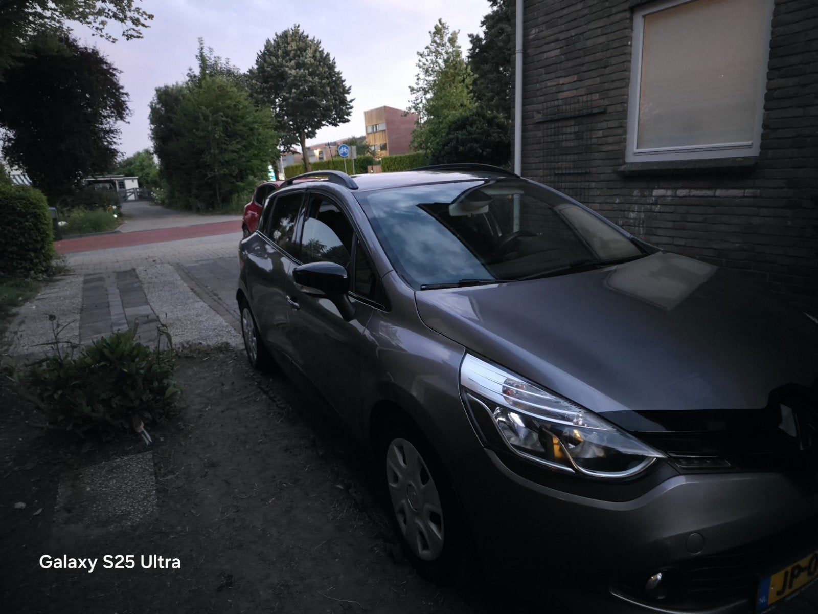 Renault Clio 0.9 TCE 90 Estate 2016 Grijs, Auto's, Voorwielaandrijving, 898 cc, 580 kg, 1064 kg