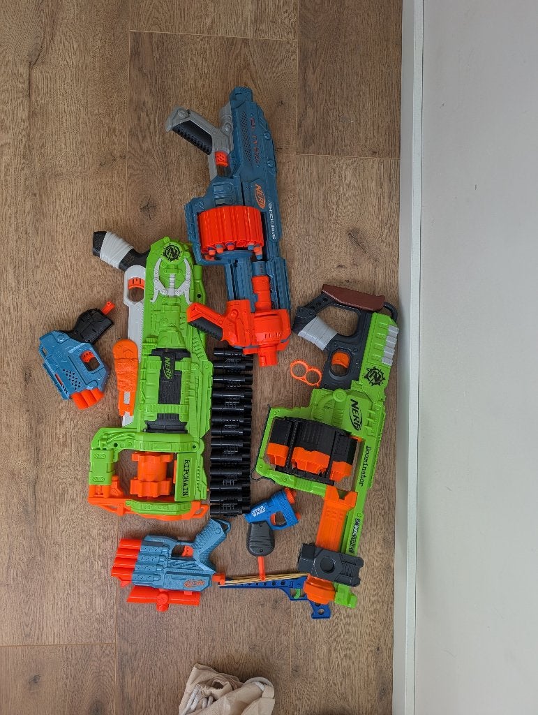 Mooie partij Nerf blasters (o.a. Elite 2.0 en Zombie Strike), Ophalen of Verzenden, Zo goed als nieuw