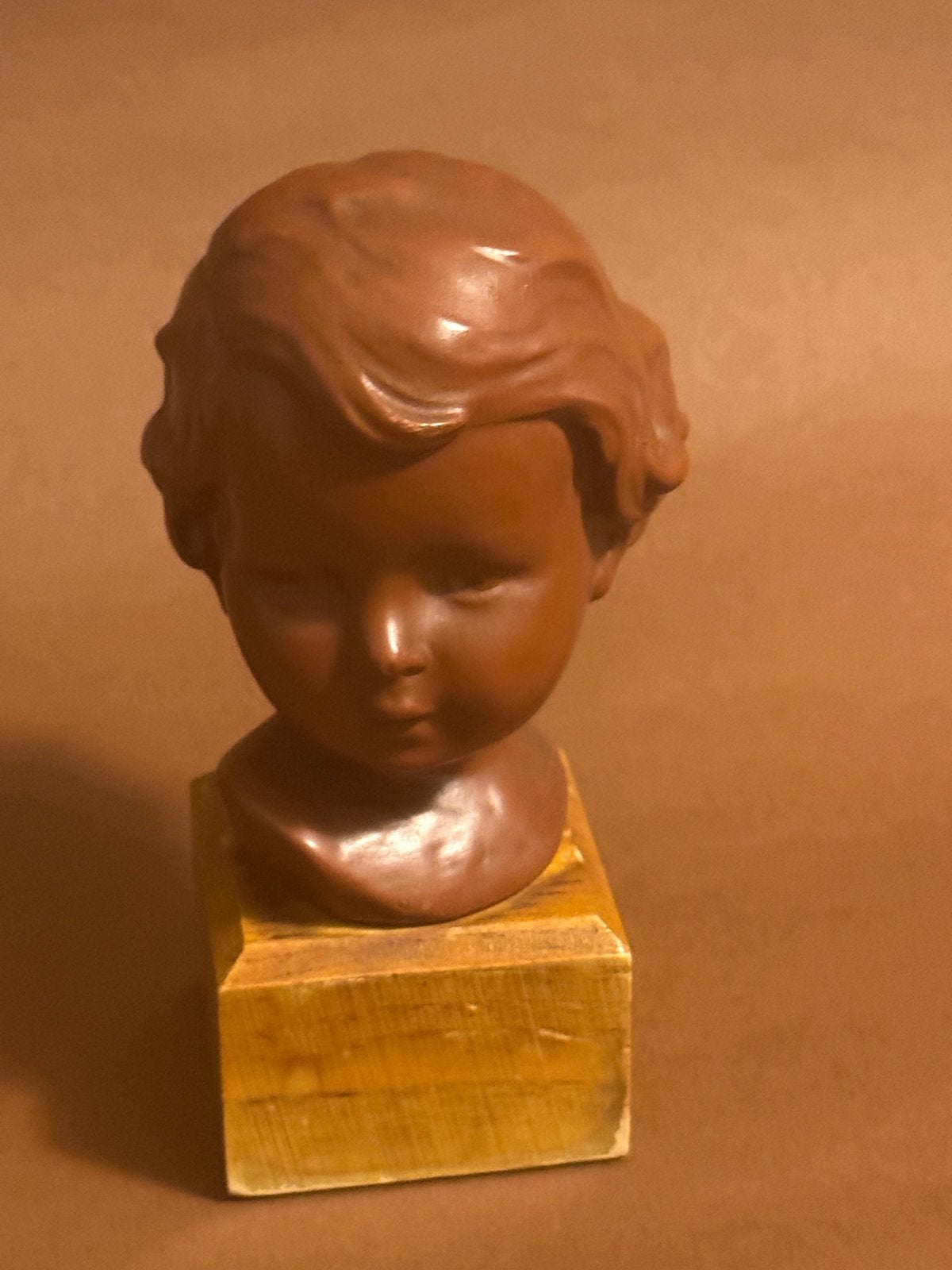 Goebel - Keramieke Buste - Meisje - op houten sokkel., Ophalen of Verzenden