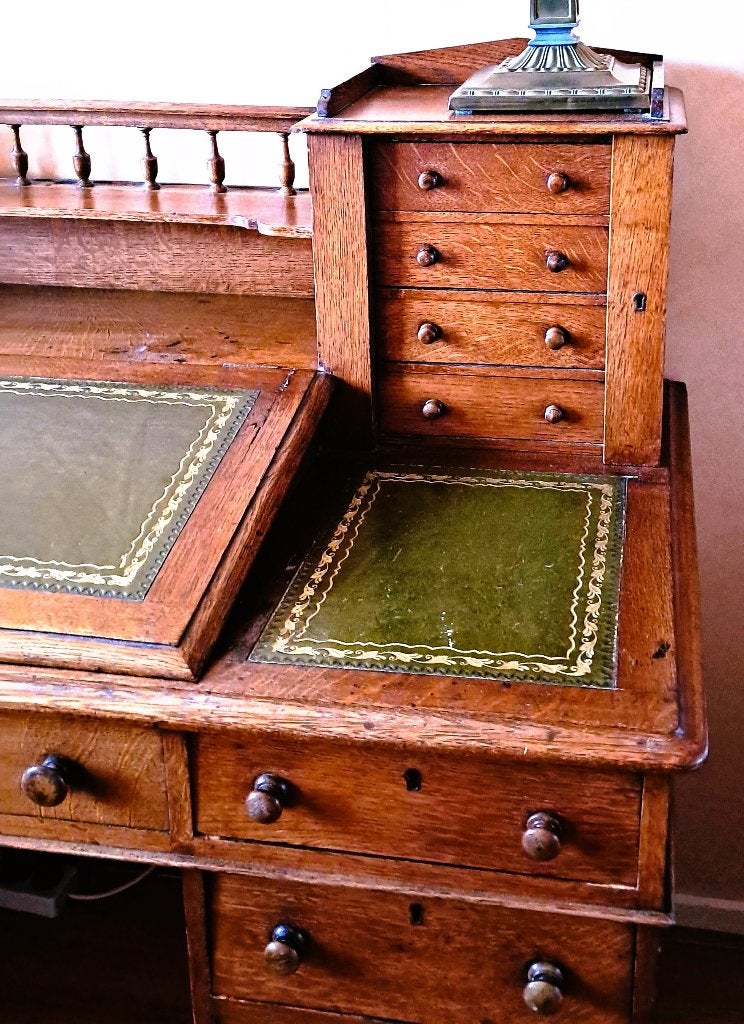 Foto 5 van Uniek Antiek Eiken Dickens Bureau (ca. 1910) – Blikvanger!
