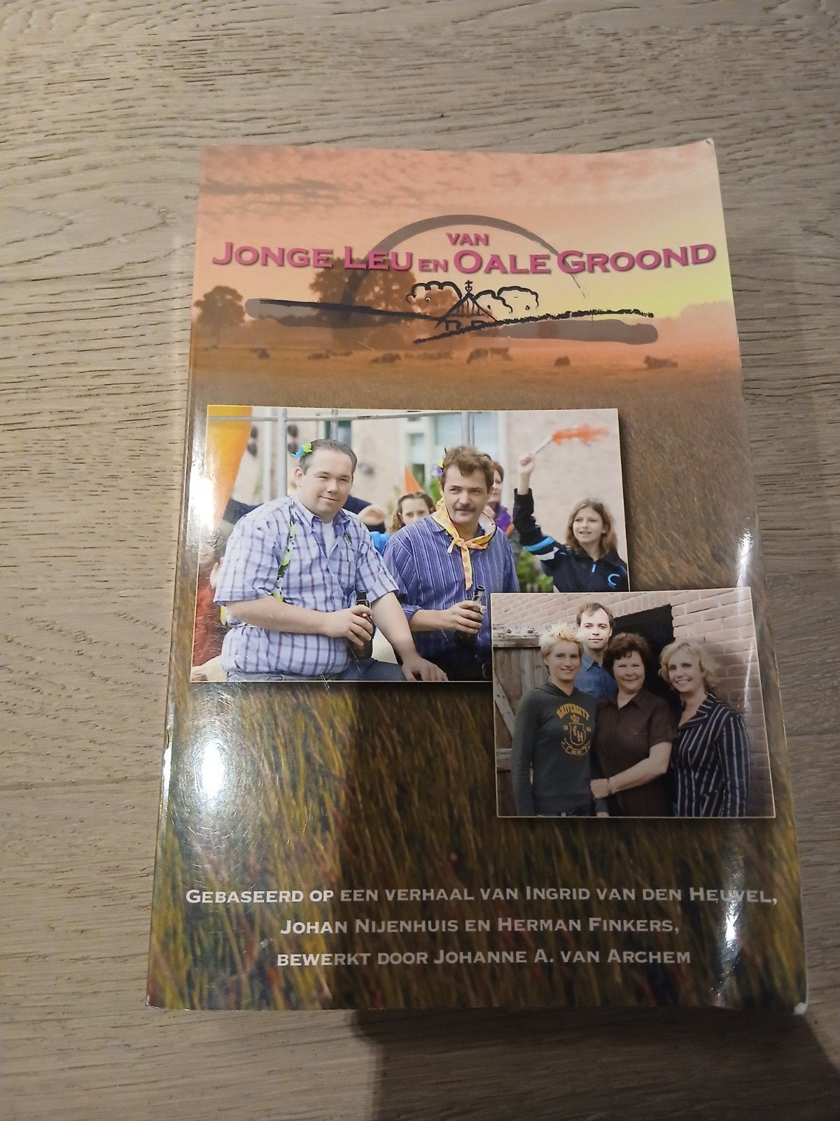 Jonge Leu en Oale Groond - Boek, Ophalen, Zo goed als nieuw, Ingrid van den Heuvel, Johan Nijenhuis, Herman Finkers, Nederland