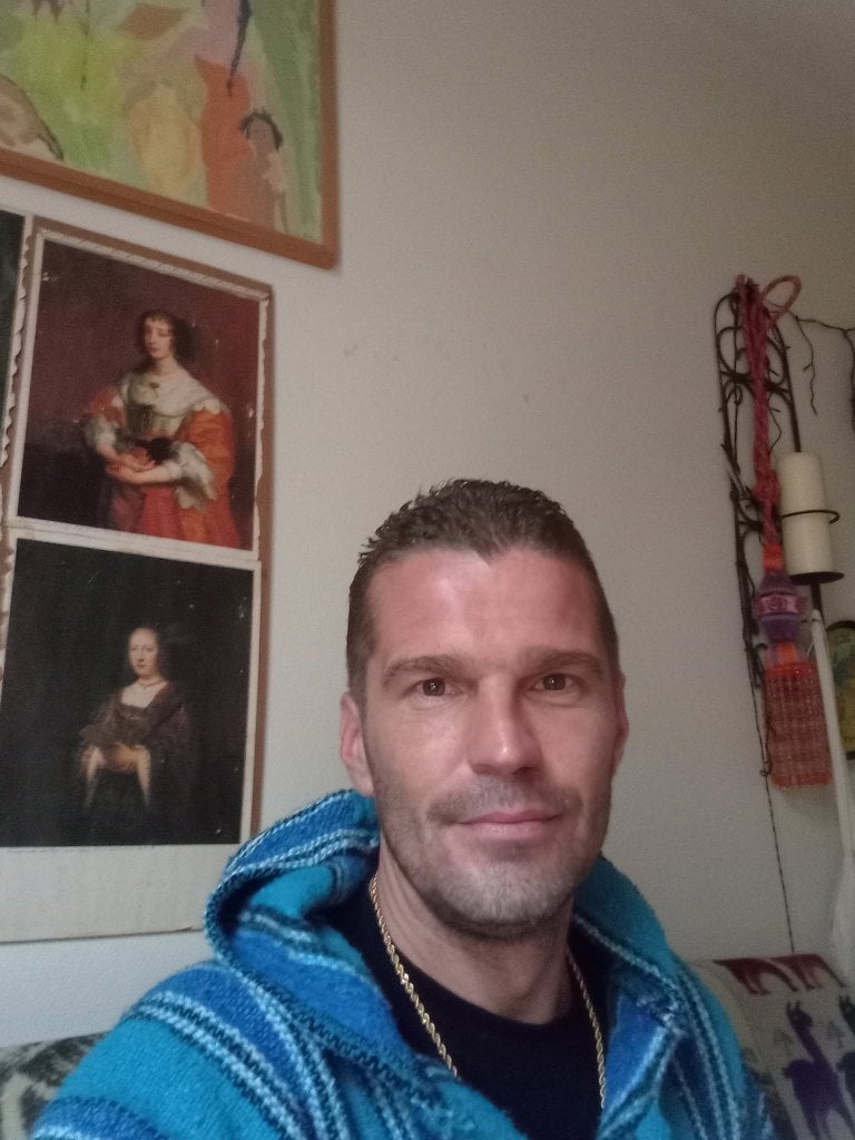 aangeboden schilder, Ophalen of Verzenden, Zo goed als nieuw, Mdf, Plinten