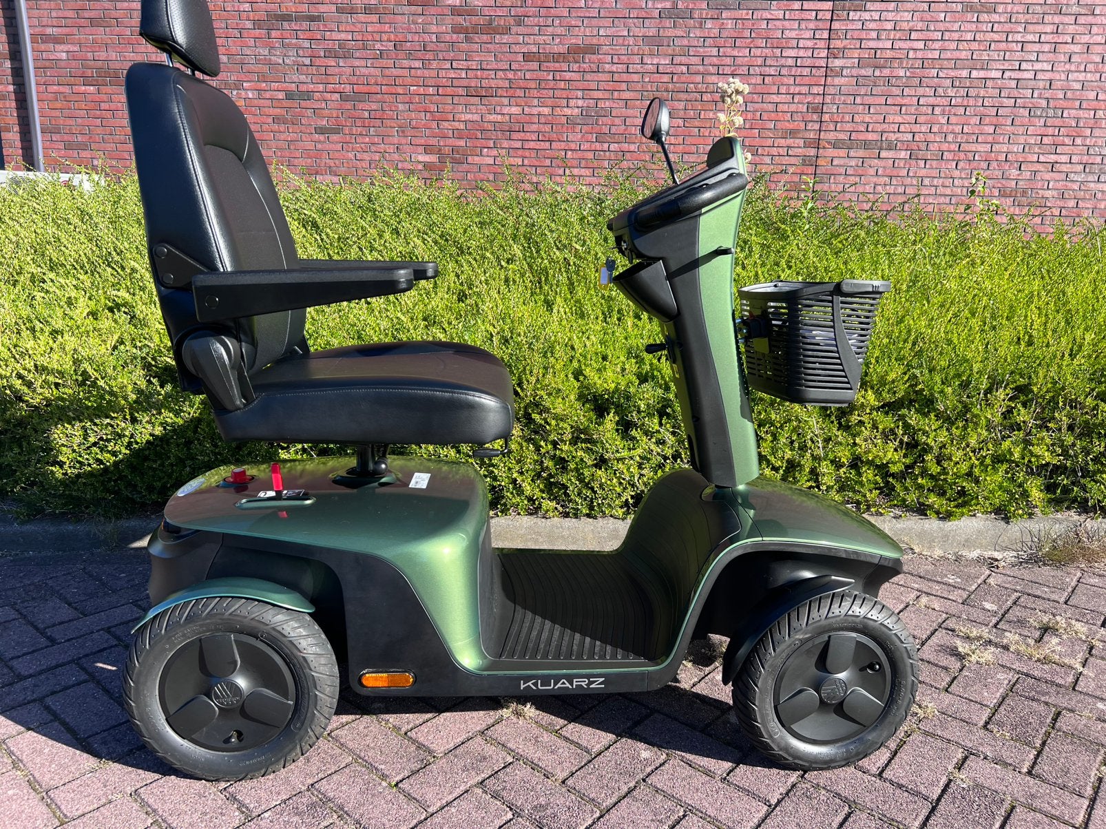 Scootmobiel Deluxe, Vermeiren Kuarz, slecht 900 km. Gelopen, Ophalen, Zo goed als nieuw, Vermeiren, 16 km/u of meer