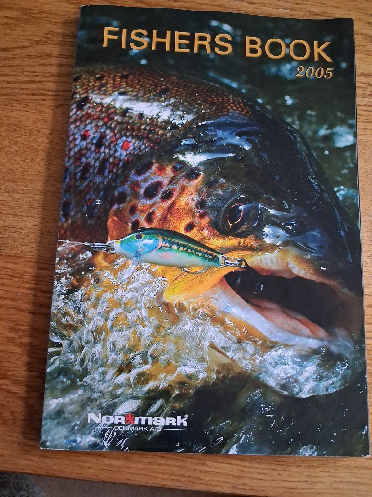 Hengelsportcatalogus Normark Shimano  Fishers book 2005, Ophalen of Verzenden, Zo goed als nieuw, Boek of Tijdschrift