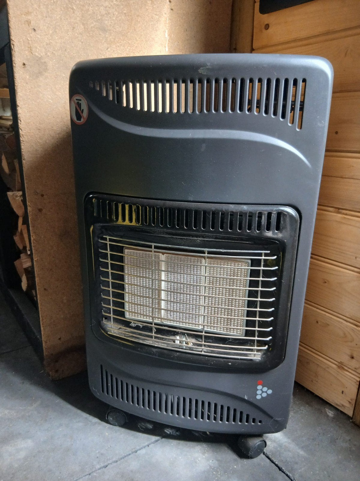 Compacte gaskachel voor extra warmte, Huis en Inrichting, Ophalen, Gebruikt, Gas, Vrijstaand
