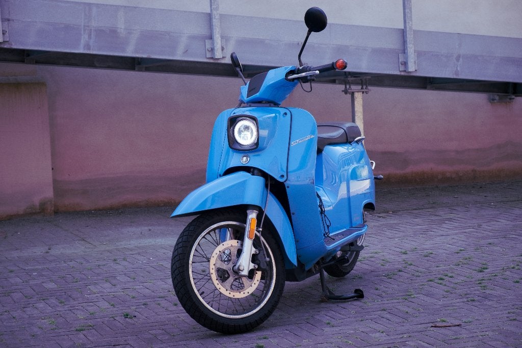 Govecs Schwalbe – Elektrische remake Simson Schwalbe, Fietsen en Brommers, Snorfietsen en Snorscooters, Zo goed als nieuw, Overige merken