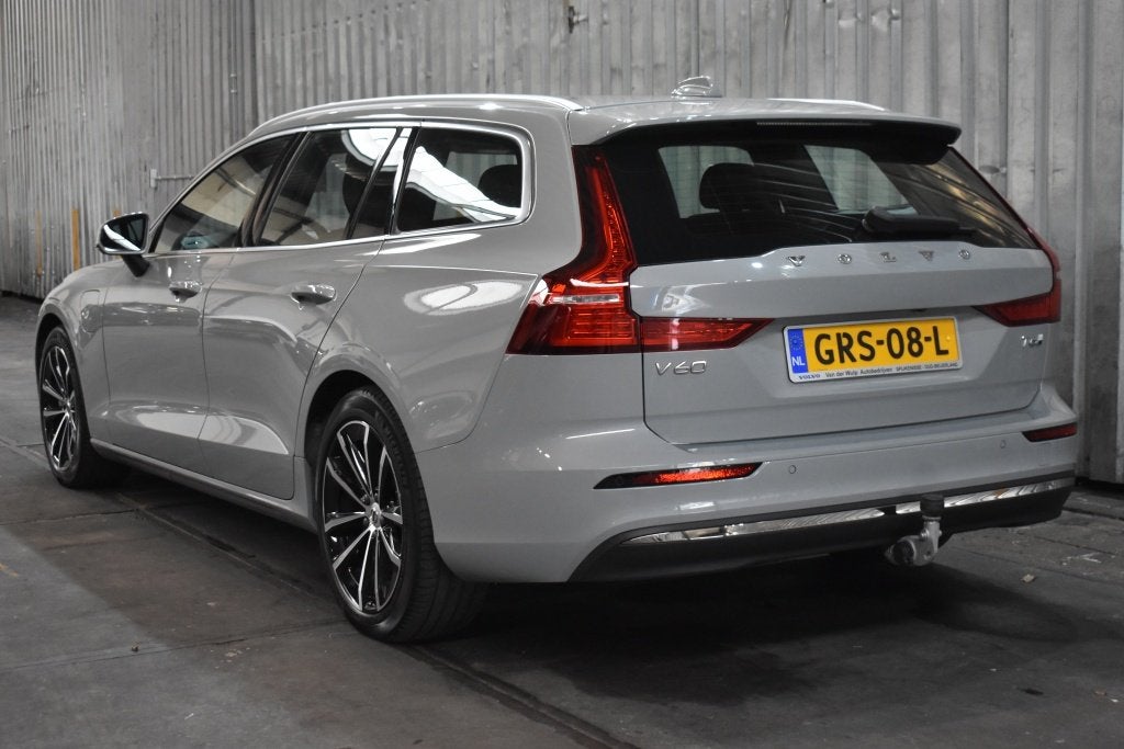 Volvo V60 T6 350PK AWD Essential Bright | 18” | Getint Gla, Automaat, Gebruikt, 4 cilinders, 24 maanden