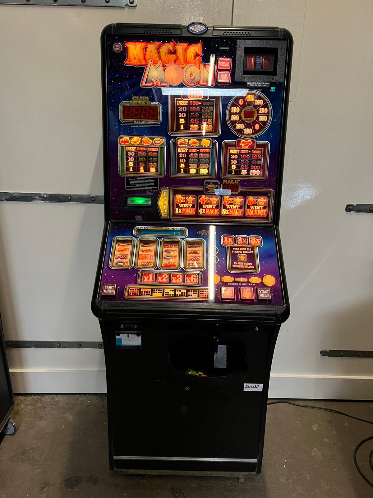 Te koop Magic moon mk1 met Biljetten, Met sleutels, Gebruikt, Eismaspeelautomaten, Grote dijlakker 34