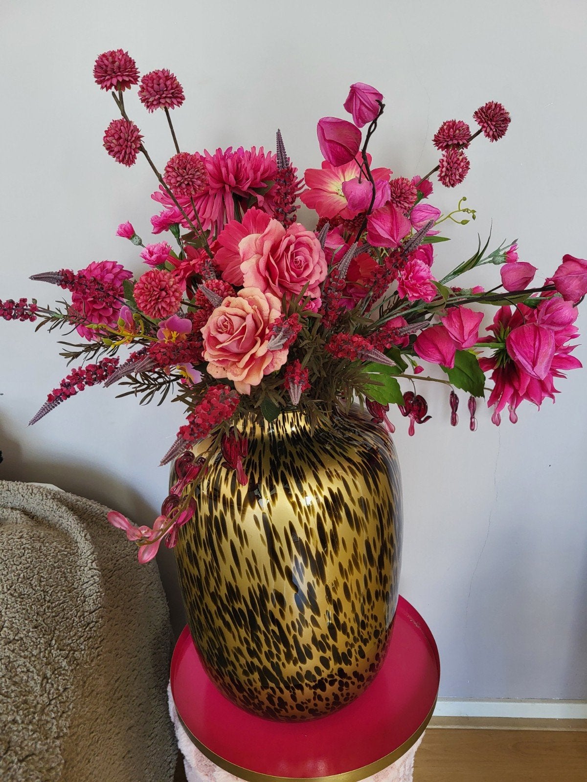 panter vaas goud  compleet met bloemen, Ophalen, Zo goed als nieuw