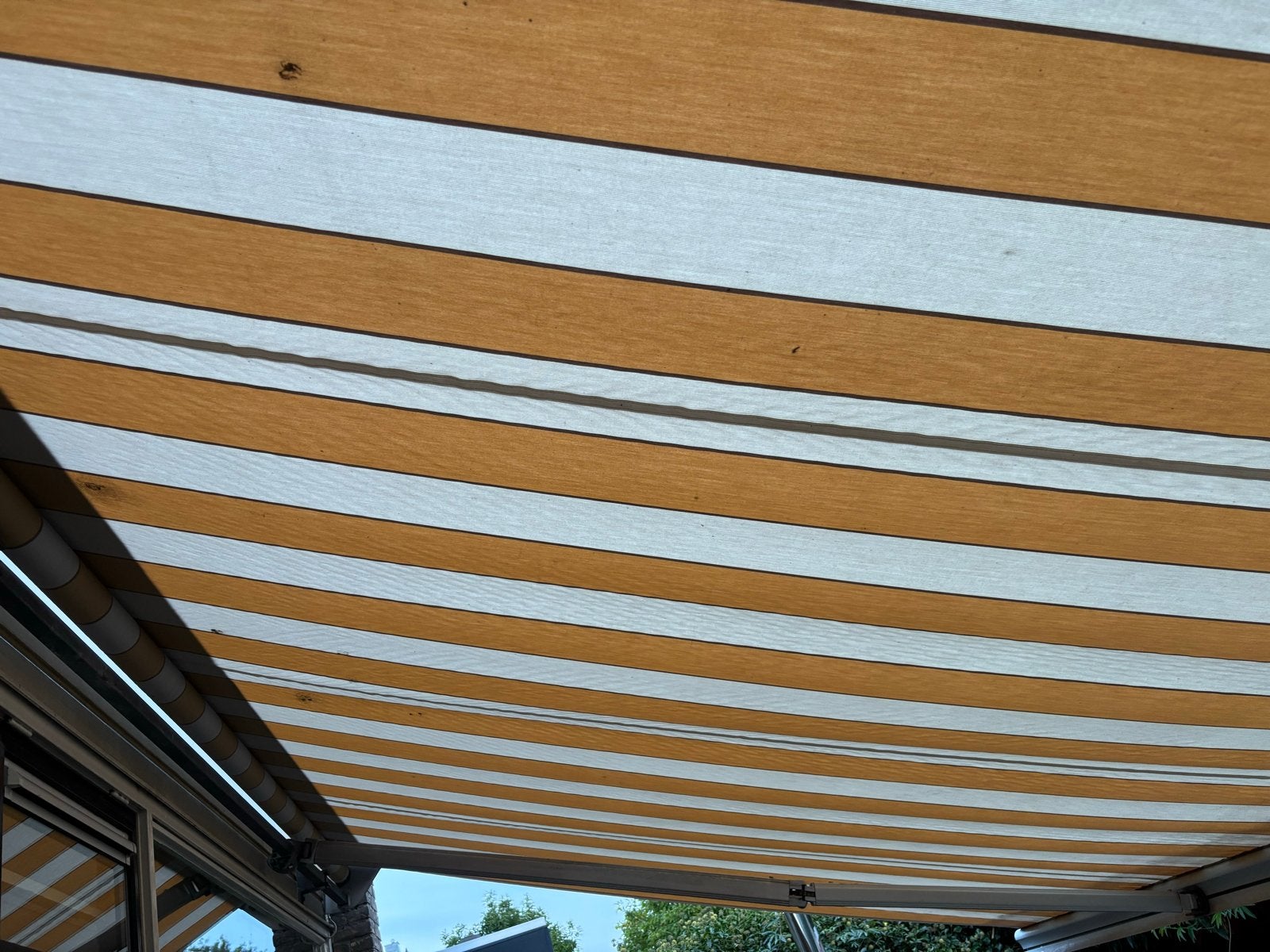 Knikarmscherm - Geel/Wit gestreept zonnescherm, Ophalen, Gebruikt, 450 cm of meer, Elektrisch
