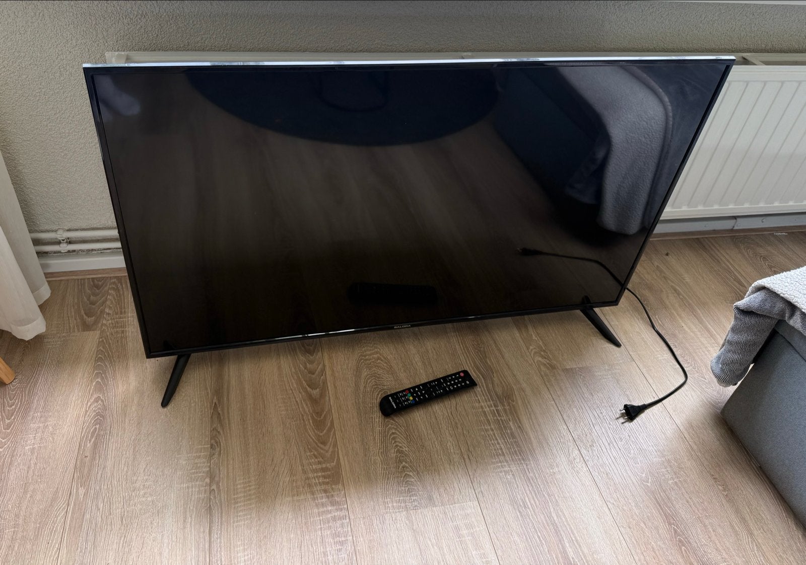 Salora TV 50 inch met afstandsbediening, Gebruikt, 50 Hz, 100 cm of meer, Ophalen