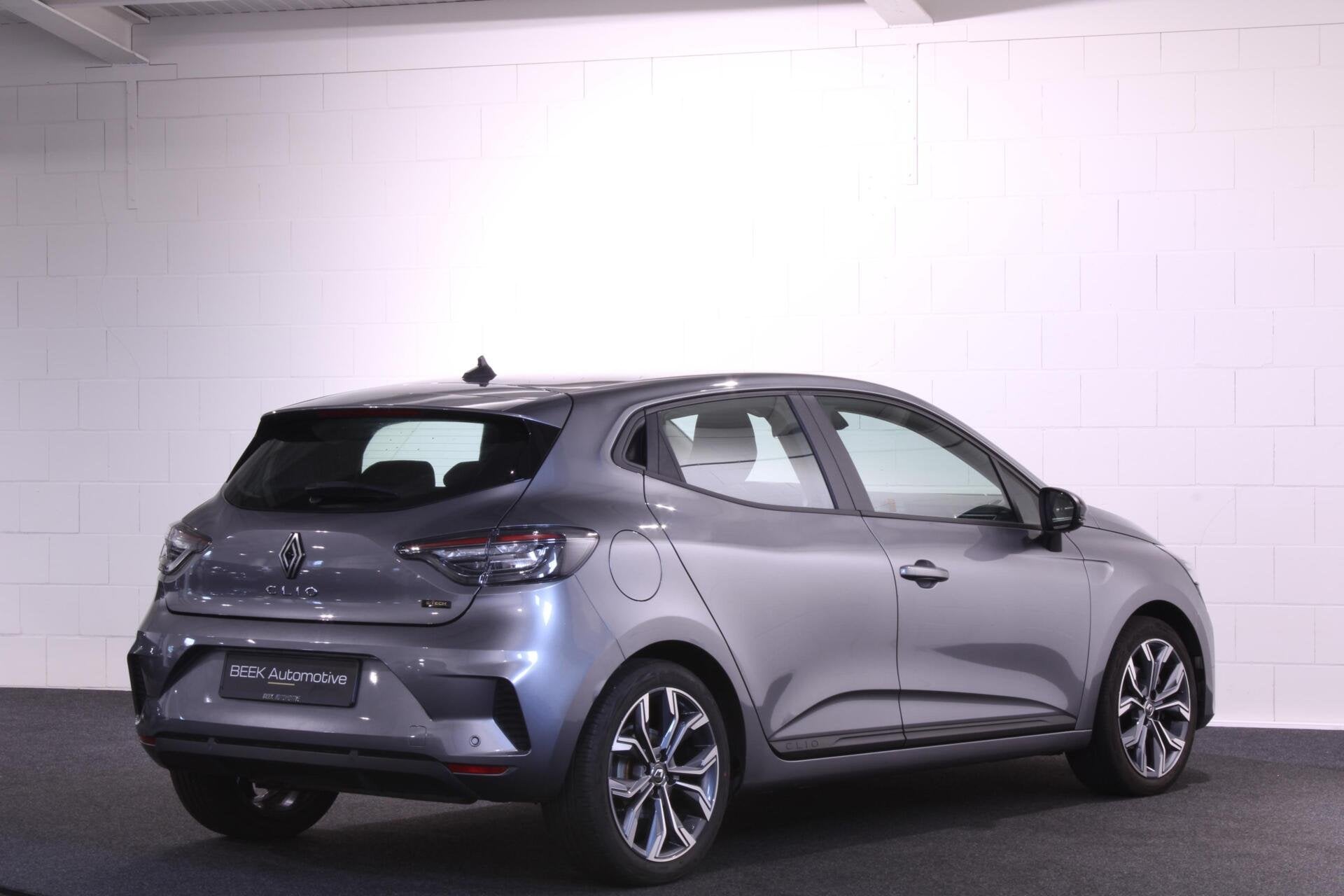 Renault Clio 1.6 E-Tech Full Hybrid 145 evolution, Stof, Gebruikt, Met garantie (alle), Hybride Elektrisch/Benzine